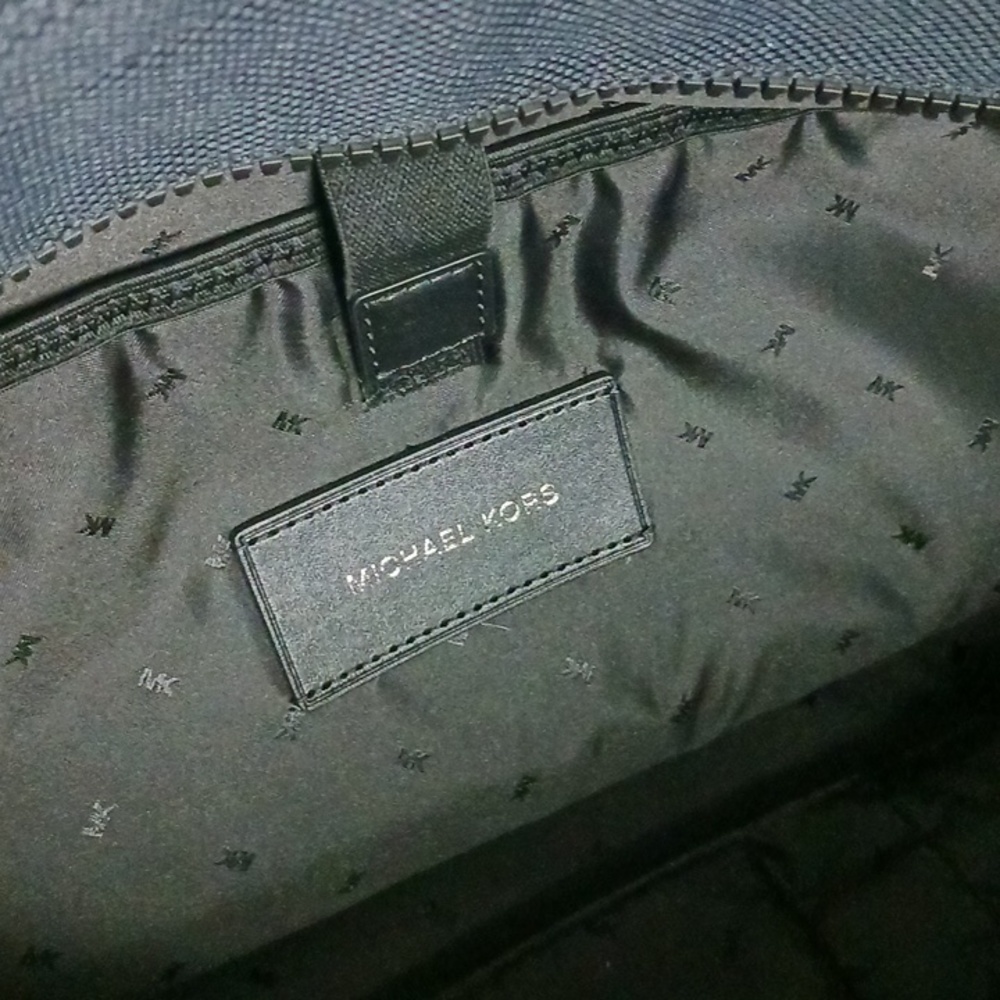 Michael Kors New Black Nylon Travel Bag - Picture 8 of 9